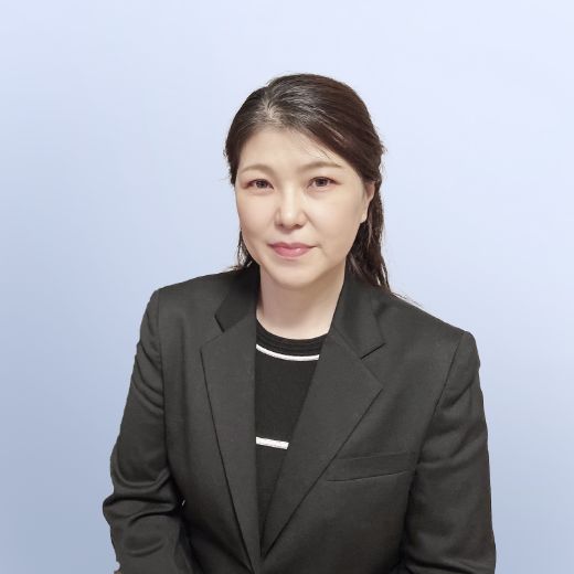 講師 藤本ひとみ